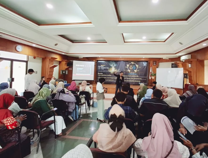 KonsulAksi menyampaikan materi bisnis